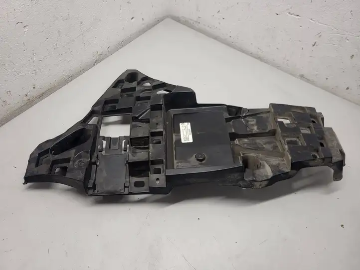 BMW X5 G05 (2018 - ) 8069248 Кронштейн заднего бампера — фото 2