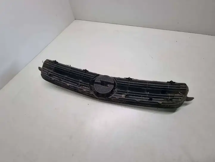 Opel Vectra C (2002 - 2005) 464192822 Передняя решетка — фото 2