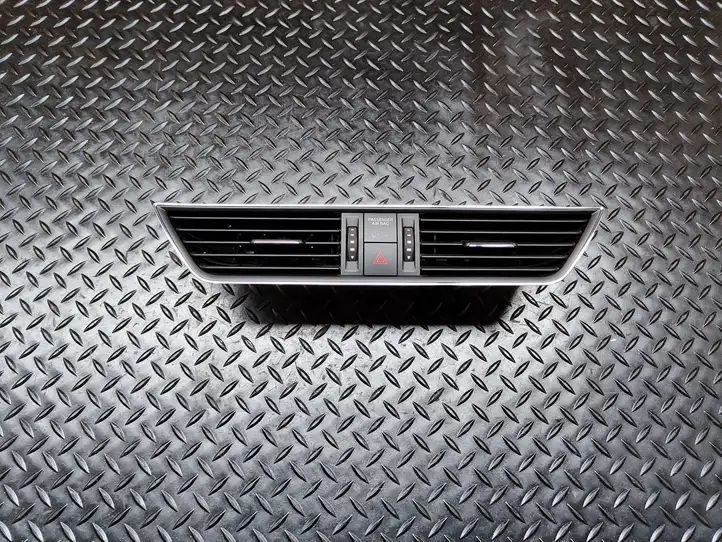 Skoda Superb B8 (3V) (2015 - 2023) 3V0820951C Центральный воздушный дефлектор — фото 1