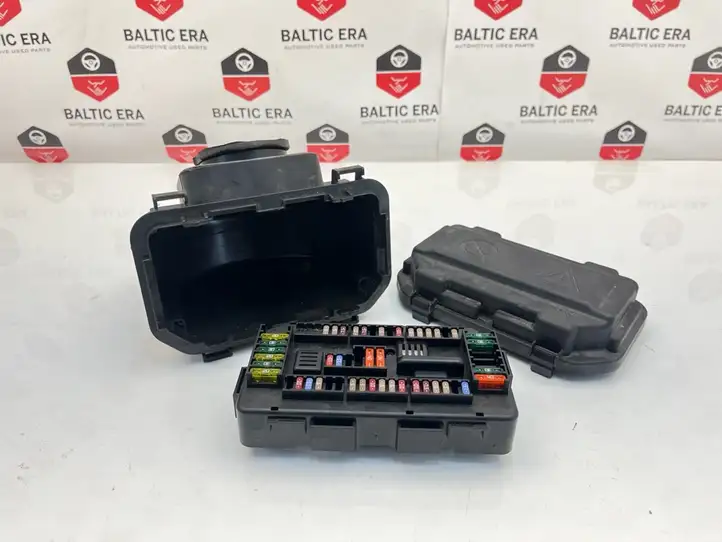 BMW 4 F36 Gran coupe (2014 - 2017)  9337879 Блок предохранителей