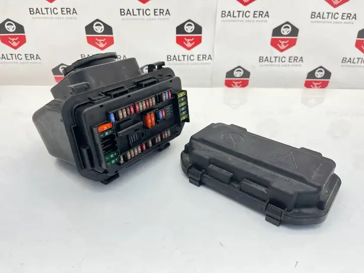 BMW 4 F36 Gran coupe (2014 - 2017)  9337879 Блок предохранителей