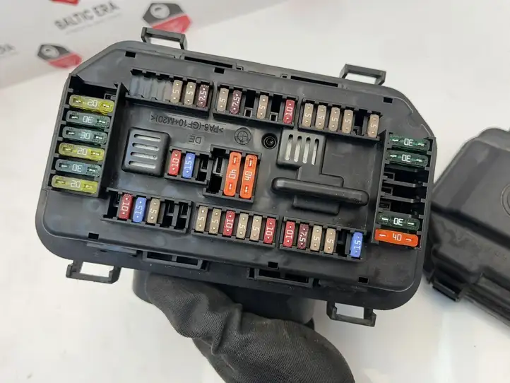 BMW 4 F36 Gran coupe (2014 - 2017)  9337879 Блок предохранителей