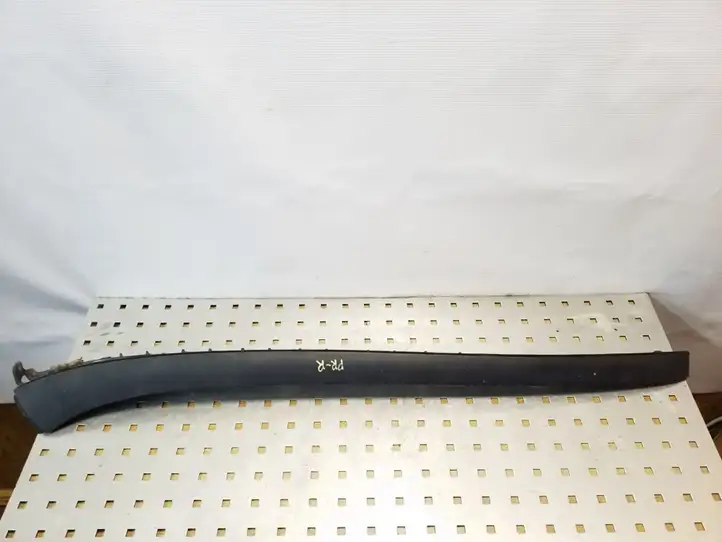 Seat Altea XL (2004 - 2015) 5P0854542D Накладка стоек лобового стекла — фото 1