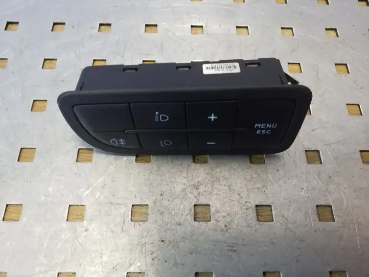 Fiat Grande Punto (2005 - 2014) 735367268 Включатель регулировки высоты фонарей — фото 3