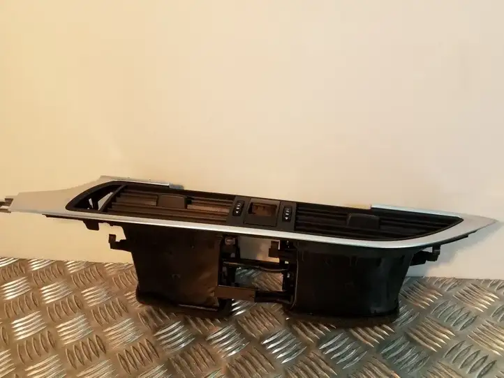 Audi A6 C7 (2011 - 2014) 4G1820951 Центральный воздушный дефлектор — фото 2