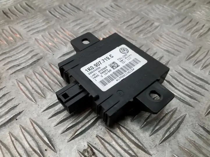Audi A3/S3 8P (2008 - 2013) 1K0907719C Блок управления сигнализацией — фото 4