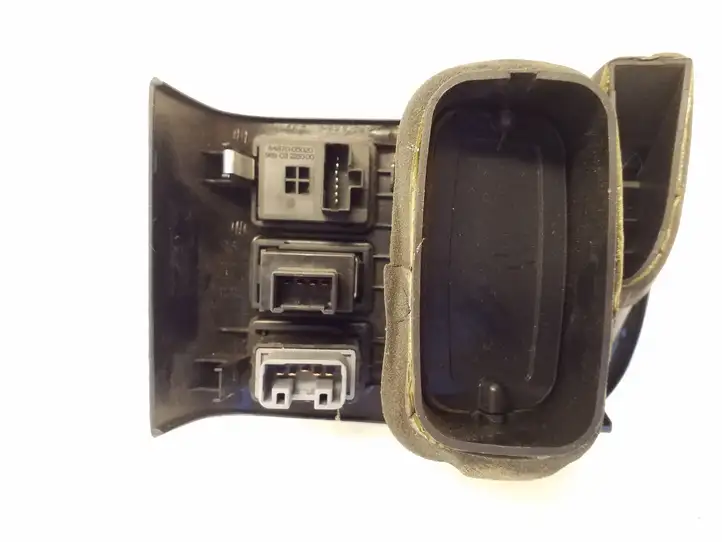 Toyota Avensis T220 (2000 - 2003) 5568605030LHD Боковой воздушный дефлектор — фото 4