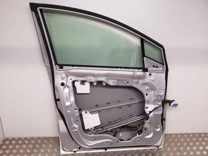 Mazda 5 (2005 - 2010) Дверь — фото 3