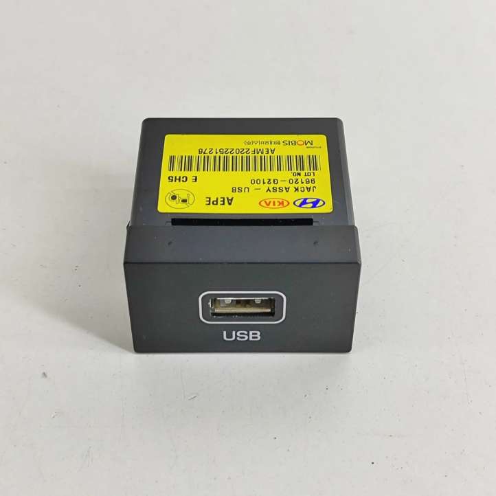 96120G2100 Hyundai Ioniq USB jungtis