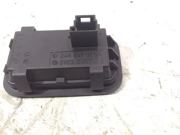 Mercedes-Benz CLA C117,X117,W117 (2013 - 2019) 2468210151 Кнопка открытия задней двери — фото 2