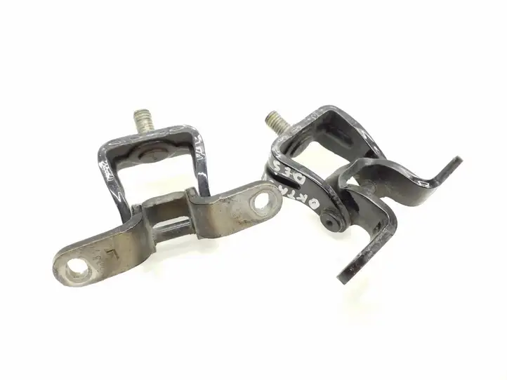 Skoda Octavia Mk2 (1Z) (2004 - 2013) Петли крышки багажника — фото 1