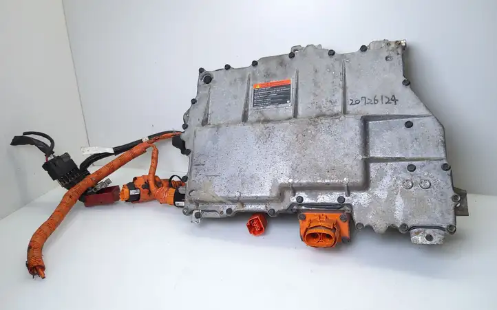 Nissan Leaf I (ZE0) (2010 - 2017) Прочие детали моторного отсека — фото 1