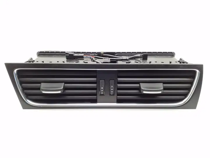 Audi A5 8T 8F (2007 - 2011) 8T1820951C Центральный воздушный дефлектор — фото 1