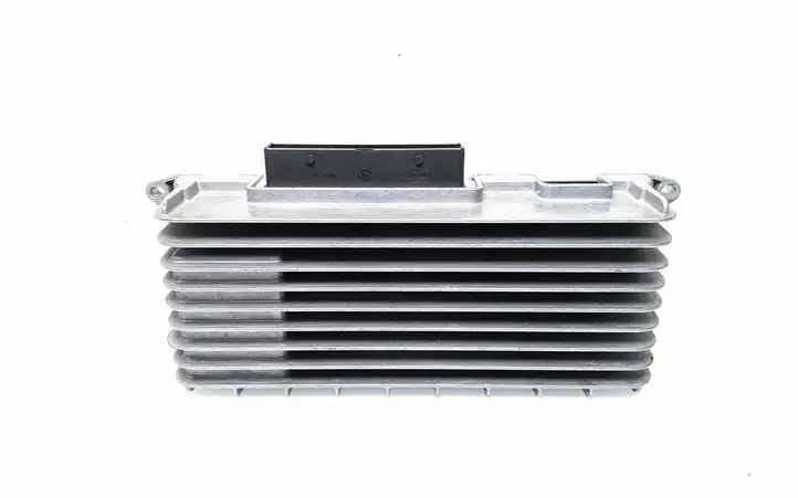 Audi A6 S6 C6 4F (2004 - 2008) 4F0910223K Усилитель звука — фото 1