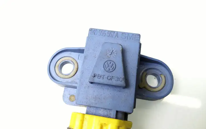 Volkswagen Golf V (2003 - 2009) 1K0955557A Датчик удара SRS — фото 2