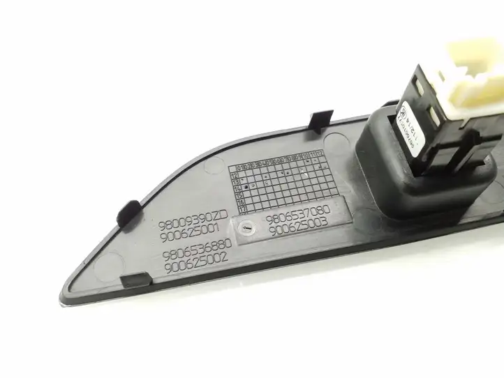 Citroen C4 Grand Picasso (2013 - 2016) 98009390ZD Кнопка закрытия крышки багажника — фото 3