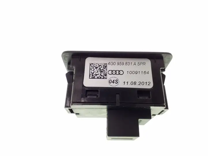 Audi A6 C7 (2011 - 2014) 4G0959831A Кнопка закрытия багажника — фото 2