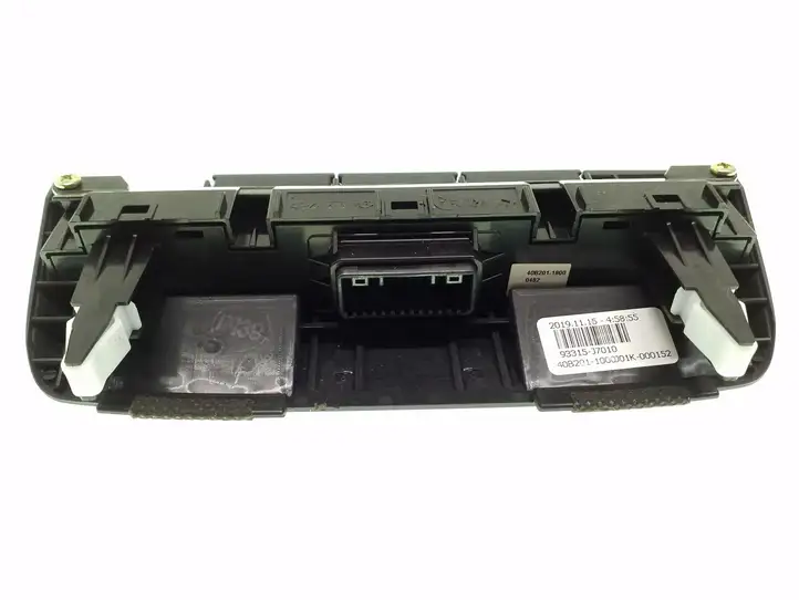 Kia Ceed (2018 - 2021) 93315J7010 Включатель обогрева — фото 3