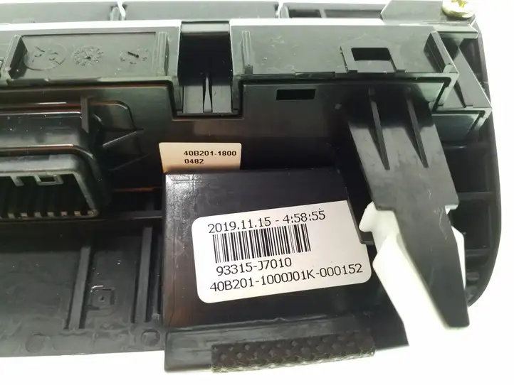 Kia Ceed (2018 - 2021) 93315J7010 Включатель обогрева — фото 4
