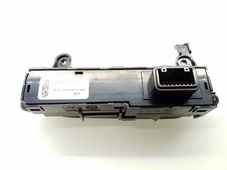 Kia Ceed (2018 - 2021) 93300J7010 Выключатель ASR — фото 3