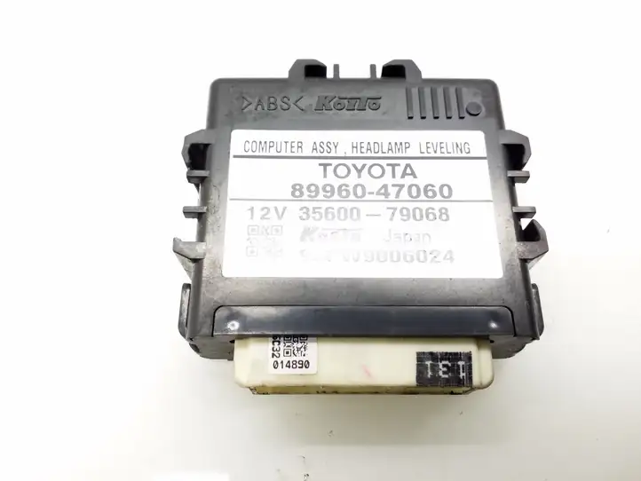 Toyota Prius (XW30) (2009 - 2015) 8996047060 Блок управления светом — фото 1