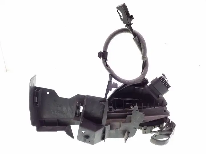 Ford Focus (2011 - 2015)  BM5AA21812BC Замок передней двери