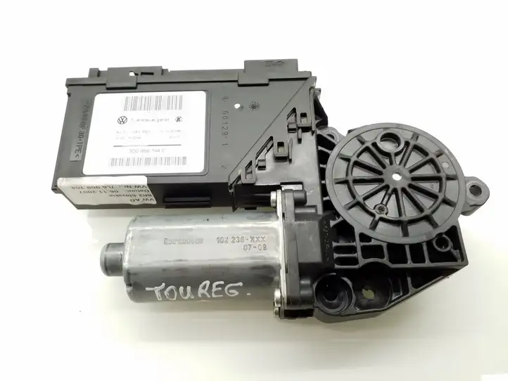 Volkswagen Touareg I (2002 - 2010) 0130821764 Стеклоподъемник задней двери — фото 1