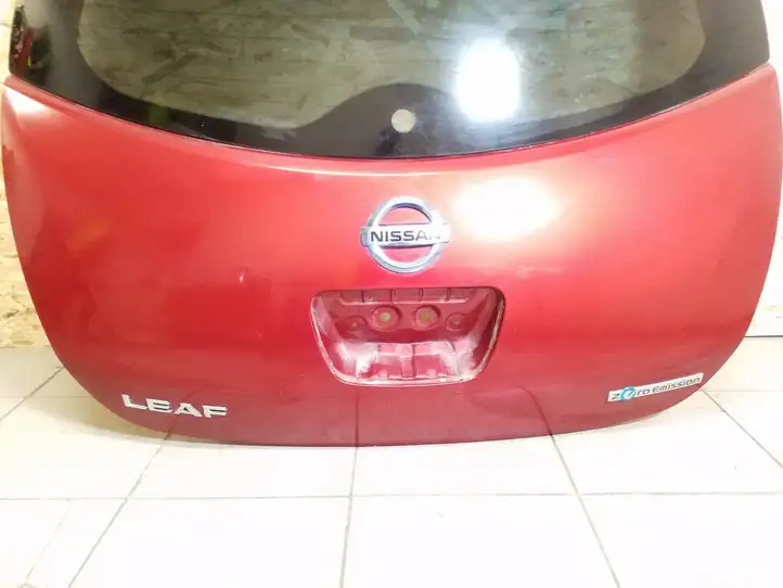 Nissan Leaf I (ZE0) (2010 - 2017) Крышка багажника — фото 2