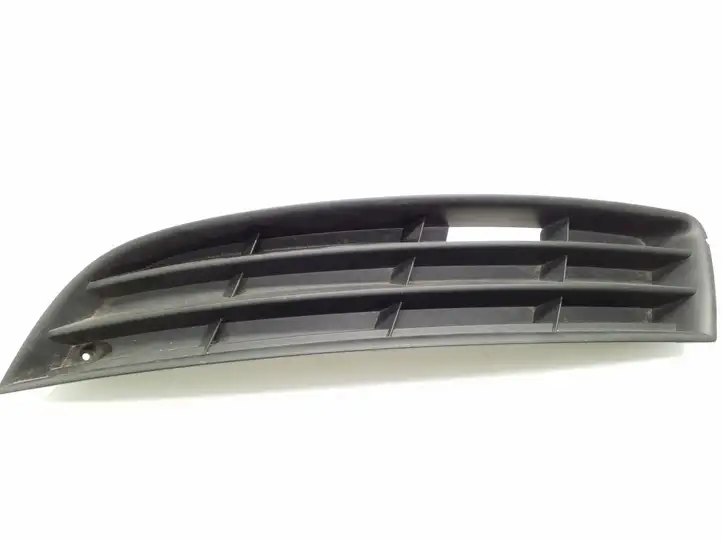Volkswagen PASSAT B6 (2005 - 2010) 3C0853665 Решетка противотуманной фары — фото 2