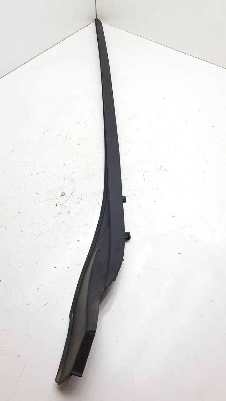 Renault Latitude (L70) (2010 - 2014) 769120019R Накладка стоек лобового стекла — фото 1