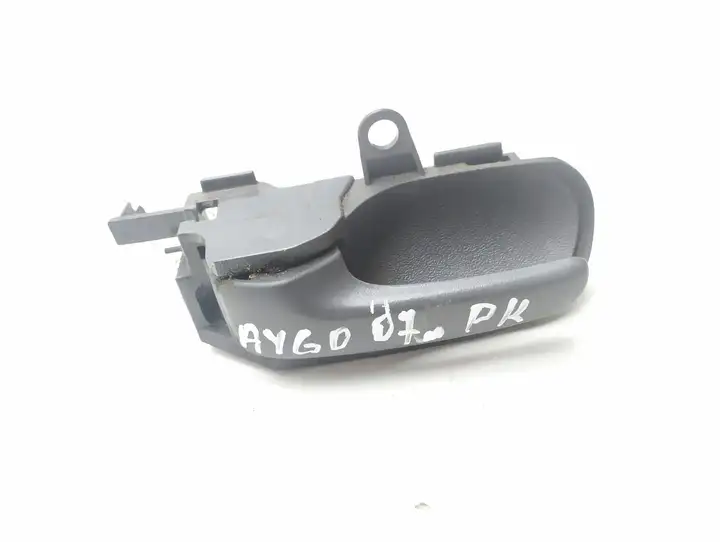 Toyota Aygo AB10 (2005 - 2008) Внутренняя ручка двери — фото 1