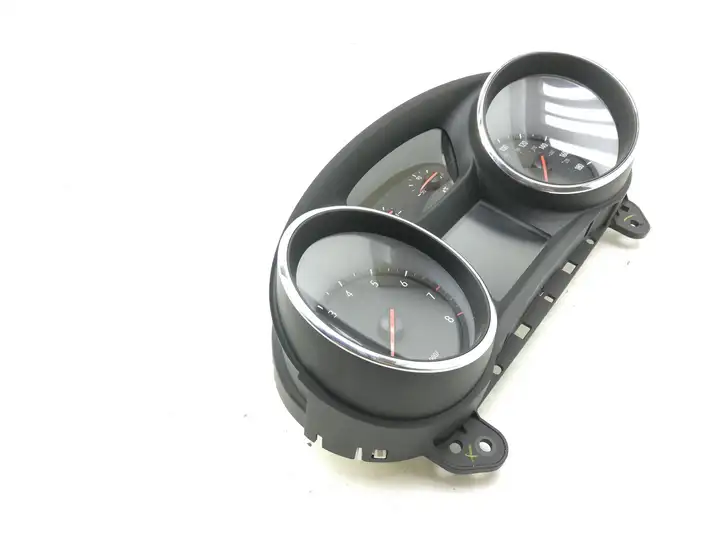 Opel Astra (2015 - 2020)  39102854 Спидометр (приборный щиток)