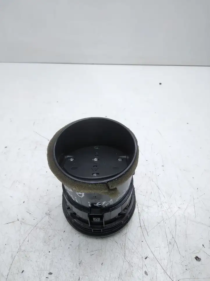 Nissan Qashqai (2010 - 2013) 68760JD10A Боковой воздушный дефлектор — фото 2