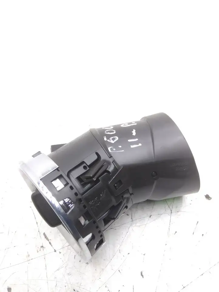 Peugeot 5008 (2009 - 2013) 9655994277 Боковой воздушный дефлектор — фото 3