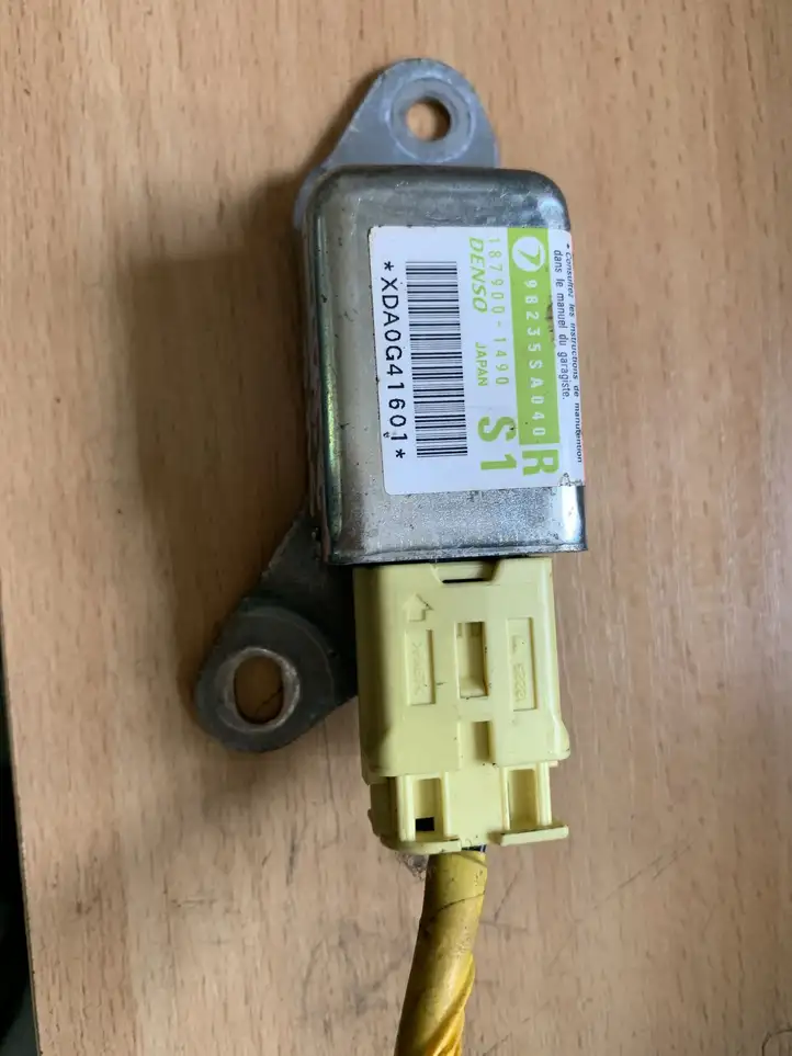 Subaru Forester SG (2006 - 2008) 98235SA040 Датчик удара SRS — фото 1