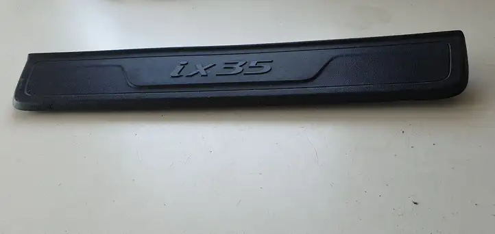Hyundai ix35 (2009 - 2013) Внутренняя отделка переднего порога — фото 1