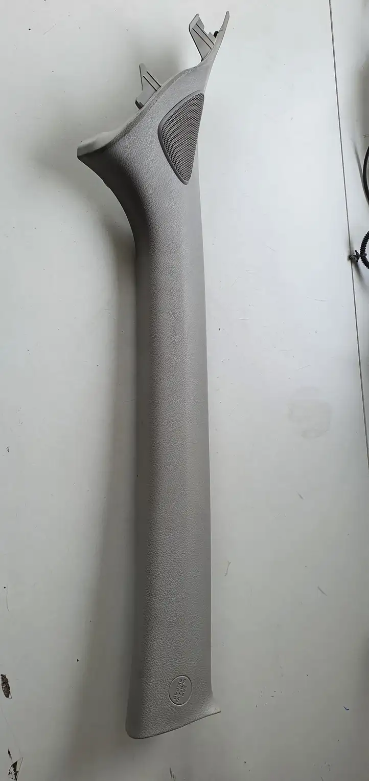 Toyota Yaris (2012 - 2014) Обшивка стойки A — фото 2
