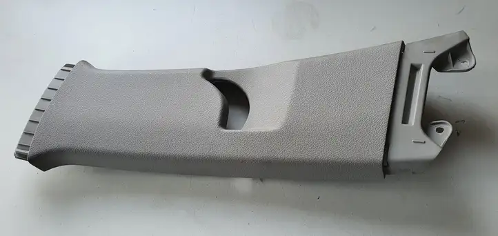 Toyota Yaris (2012 - 2014) Накладка ремня безопасности — фото 1