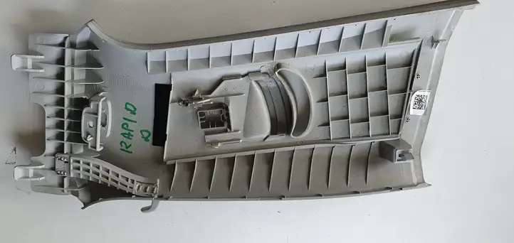 Skoda Rapid (NH) (2012 - 2019) Накладка ремня безопасности — фото 2