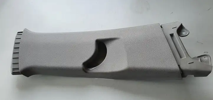 Toyota Yaris (2012 - 2014) Накладка ремня безопасности — фото 1