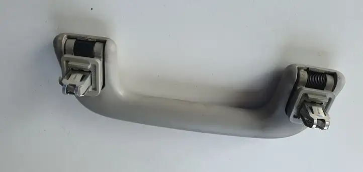 Toyota Prius (XW30) (2009 - 2015) Потолочная ручка передняя — фото 2