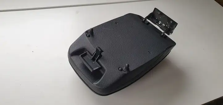 Hyundai i30 (2012 - 2015)   Другая центральная деталь консоли (туннеля)