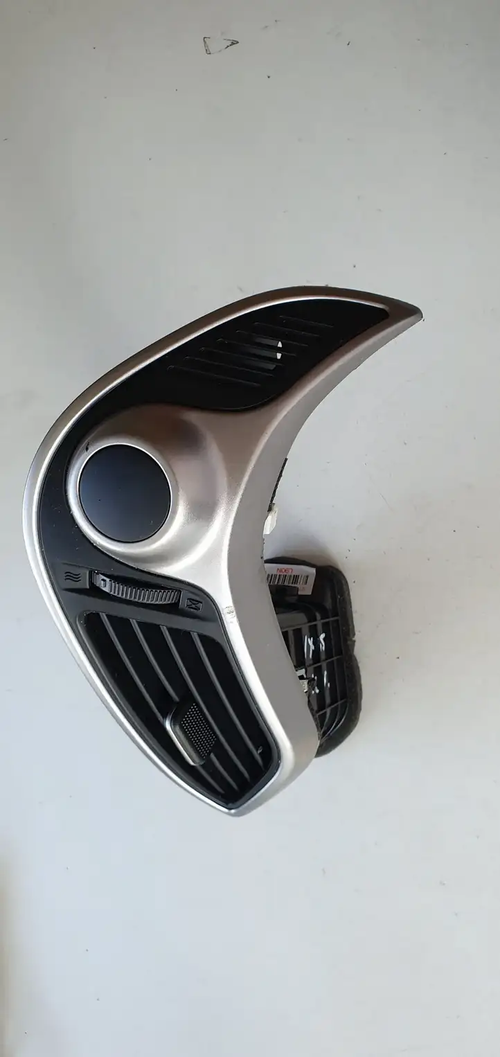 Hyundai ix35 (2009 - 2013) Боковой воздушный дефлектор — фото 2