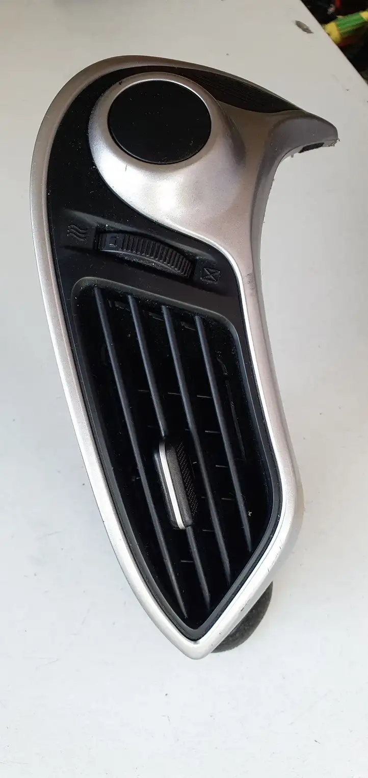 Hyundai ix35 (2009 - 2013) Боковой воздушный дефлектор — фото 8