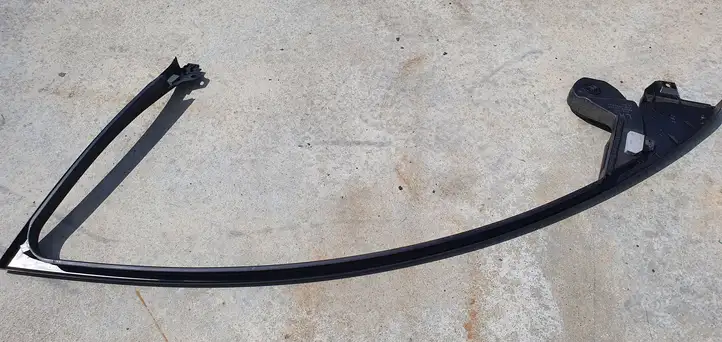 Lexus GS 300 350 430 450h (2004 - 2007) Накладка стекла передней двери — фото 3