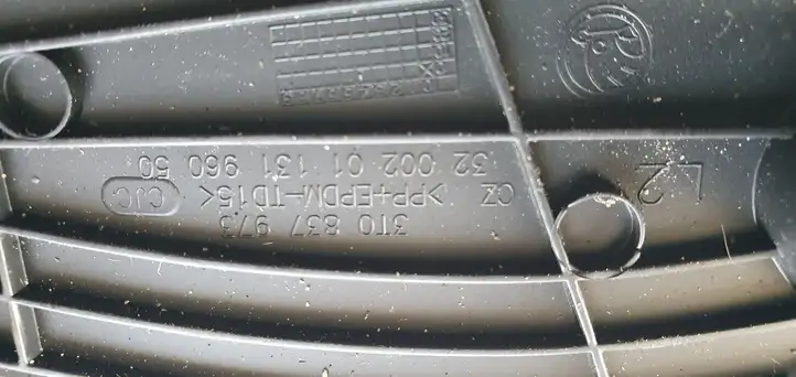 Skoda Superb B6 (3T) (2008 - 2015) Накладка стекла передней двери — фото 5