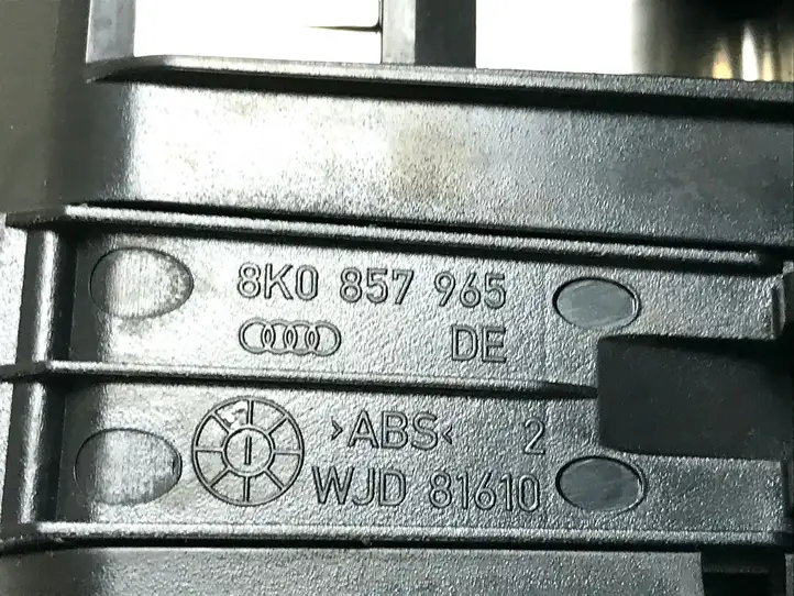 Audi A5 8T 8F (2011 - 2016) 8K0857951 Передняя пепельница — фото 6
