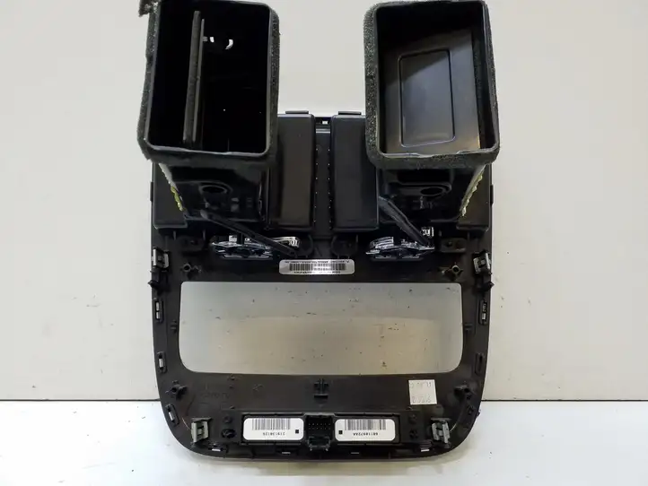 Dodge Grand Caravan (2007 - 2020) 1SQ531X9AD Центральный воздушный дефлектор — фото 9