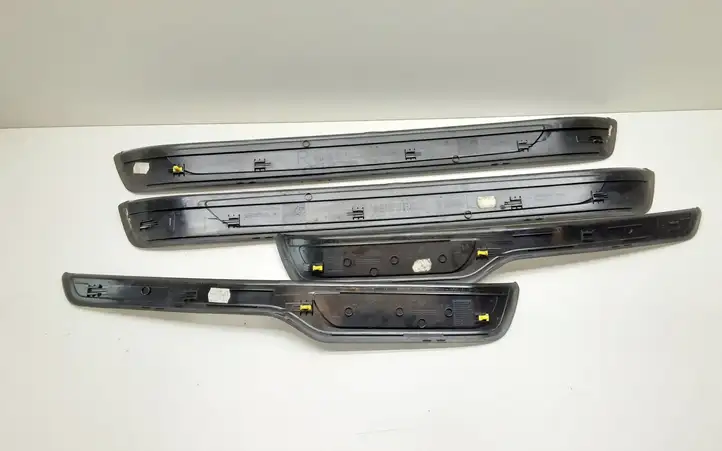 BMW 3 E90 E91 (2005 - 2012) 72559309 Внутренняя отделка переднего порога — фото 5