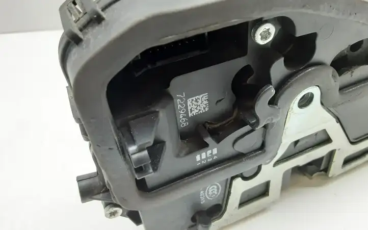BMW 3 E90 E91 (2005 - 2012) 7229468 Замок задней двери — фото 3